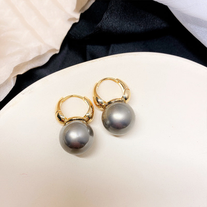 Vintage Pearl Women's Earrings for Everyday Wear