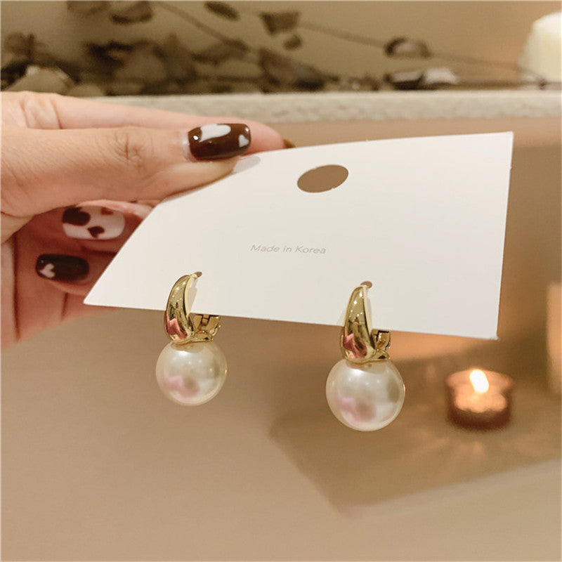 Vintage Pearl Women's Earrings for Everyday Wear