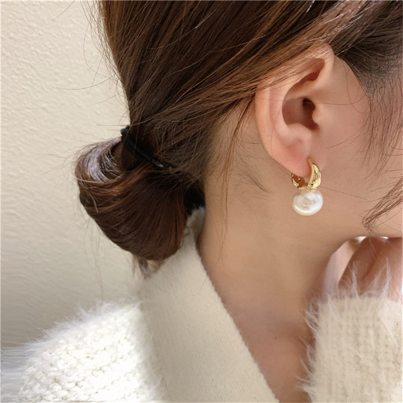 Vintage Pearl Women's Earrings for Everyday Wear